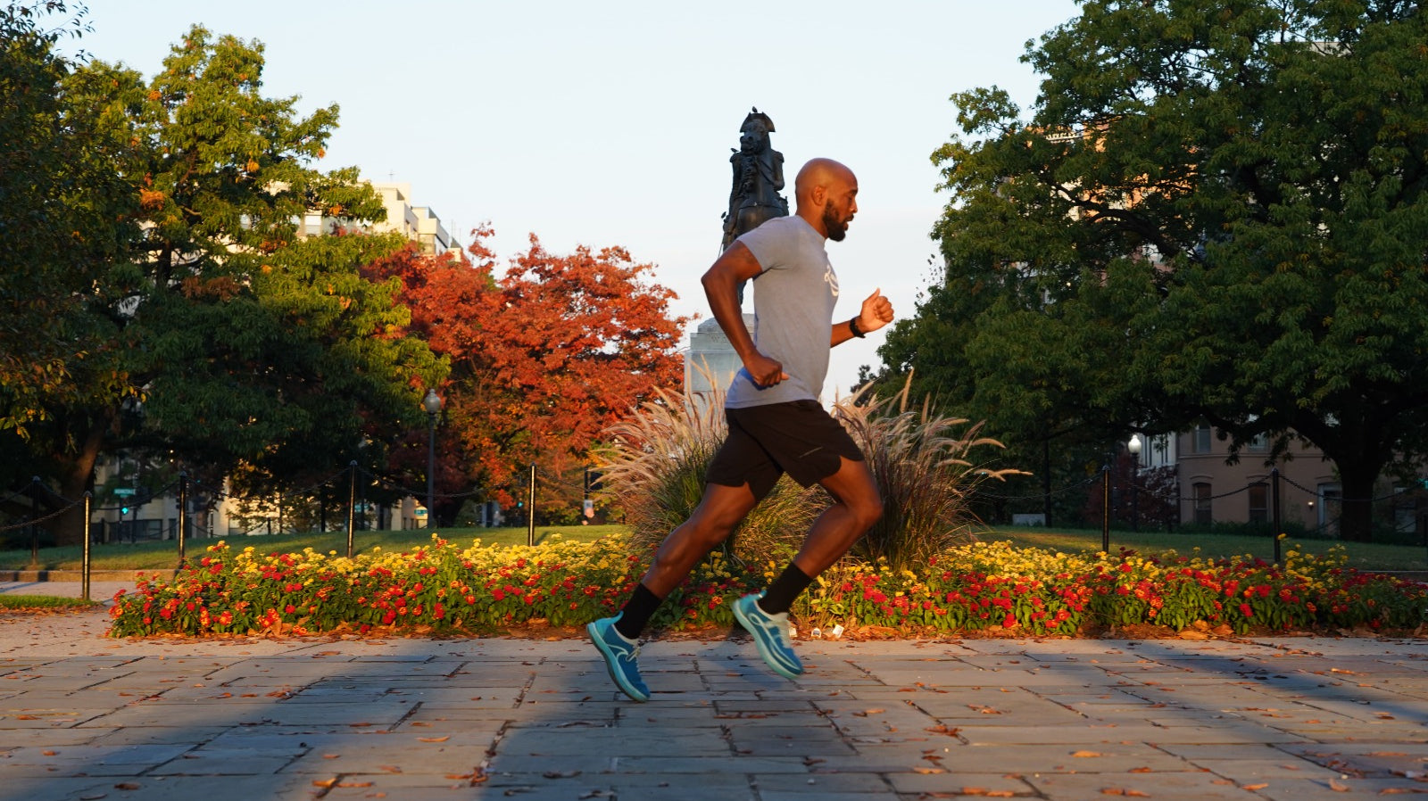 Muscle Running in Washington Circle in DC. Injury Prevention.