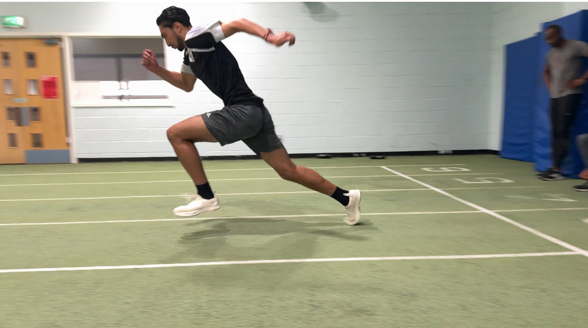 Muscle Runner Goes Head-To-Head Against Track Spikes – antepes